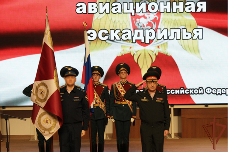 Боевые знамена нового образца вручены трем воинским частям Росгвардии на юге России