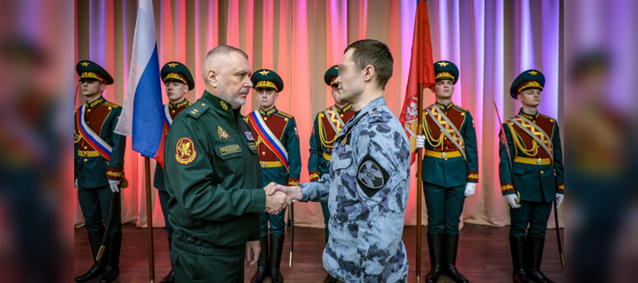 Генерал-лейтенант Алексей Воробьев вручил награды росгвардейцам в Санкт-Петербурге (видео)