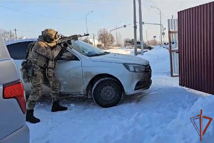 Спецназ Росгвардии задержал открывшего стрельбу мужчину в Рязанской области
