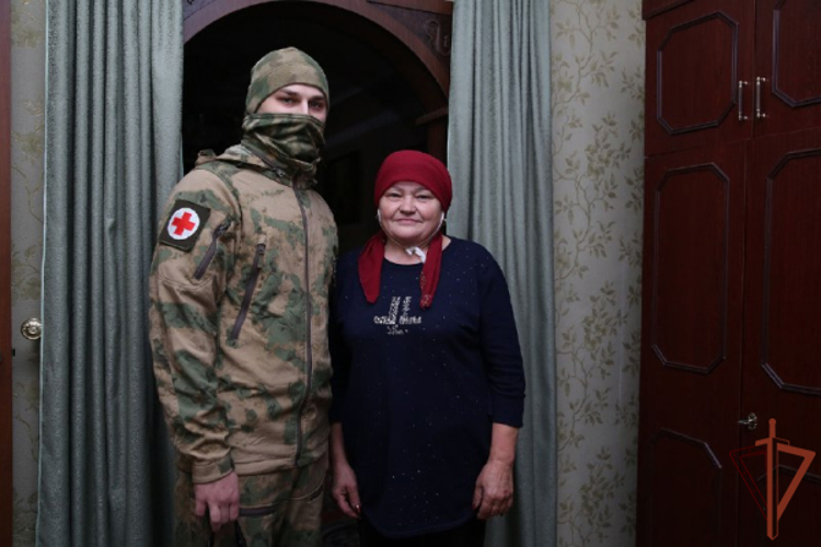 Медик Росгвардии спас жительницу ДНР (ВИДЕО) 