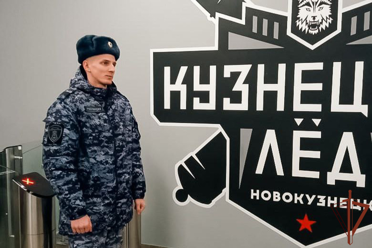 Росгвардия обеспечила безопасность предновогодних матчей в Кузбассе