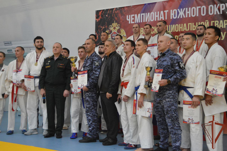 Итоги мемориального турнира, посвященного памяти Героя России сержанта Евгения Эпова, подведены в Южном округе Росгвардии 
