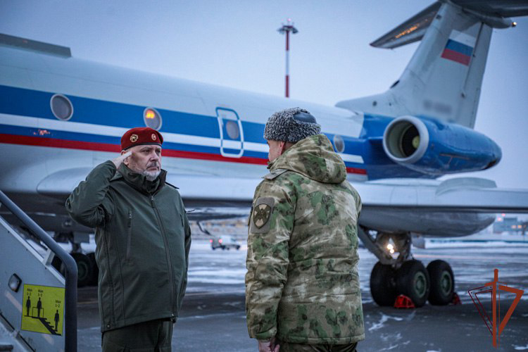 Генерал-лейтенант Алексей Воробьев вручил награды росгвардейцам в Санкт-Петербурге (видео)