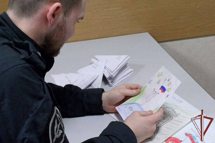 Росгвардейцы из Сибири поблагодарили земляков за поддержку участников спецоперации