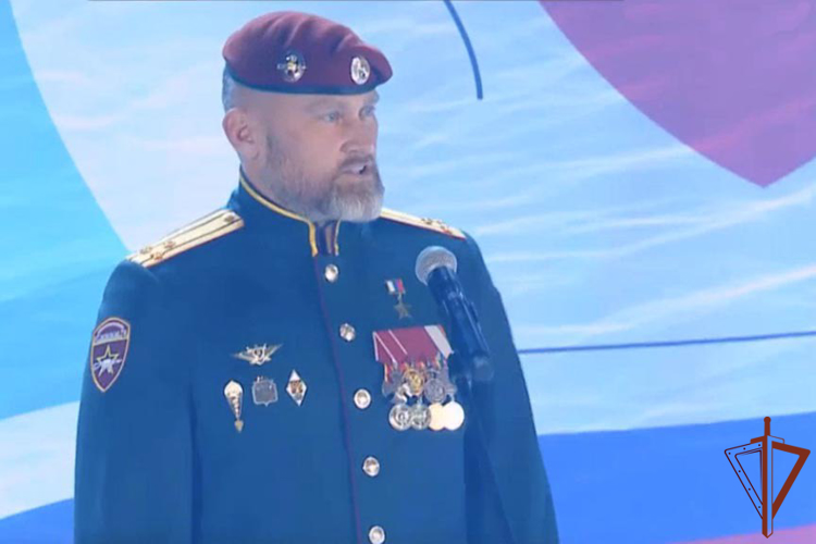 Офицер спецназа Росгвардии Герой России полковник Александр Белоглазов принял участие в церемонии вручения премии «Мы рядом. Доброе дело»