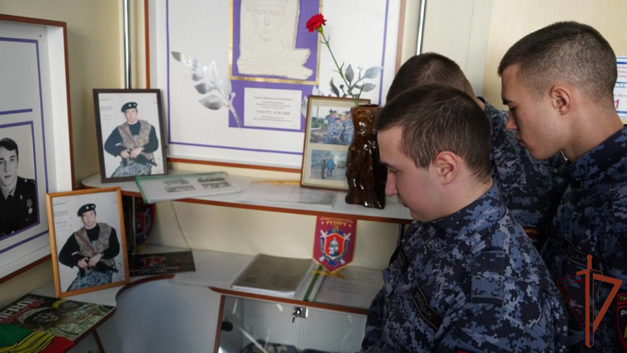 Память погибшего сотрудника ОМОН Росгвардии почтили в Подмосковье