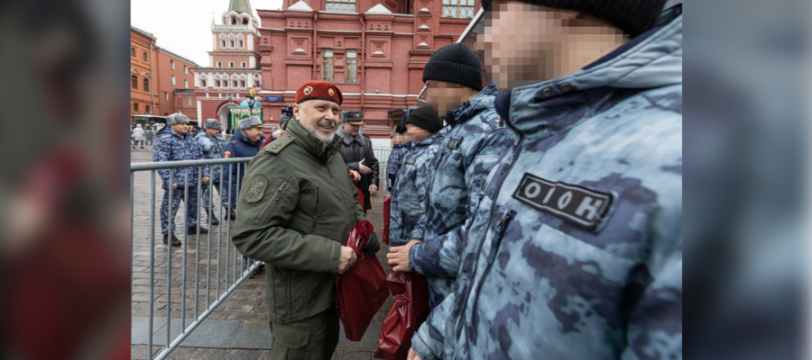 Генерал-лейтенант Алексей Воробьев по поручению директора Росгвардии поздравил заступающих на дежурство в новогоднюю ночь росгвардейцев