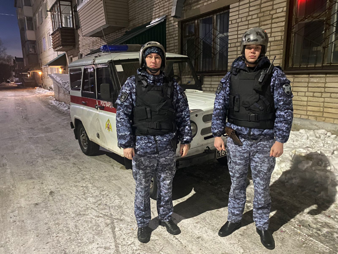 Своевременную помощь оказали росгвардейцы почувствовавшей недомогание женщине в Хабаровском крае  