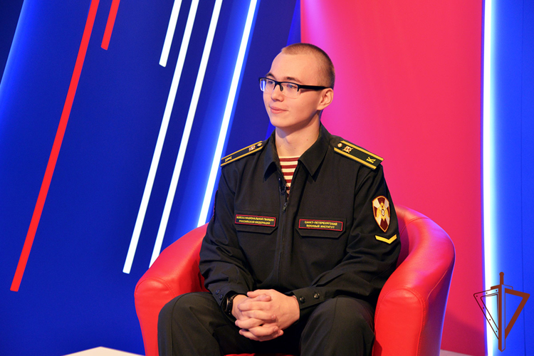 Курсант Росгвардии рассказал в эфире телеканала о своем обучении в ведомственном вузе (видео)