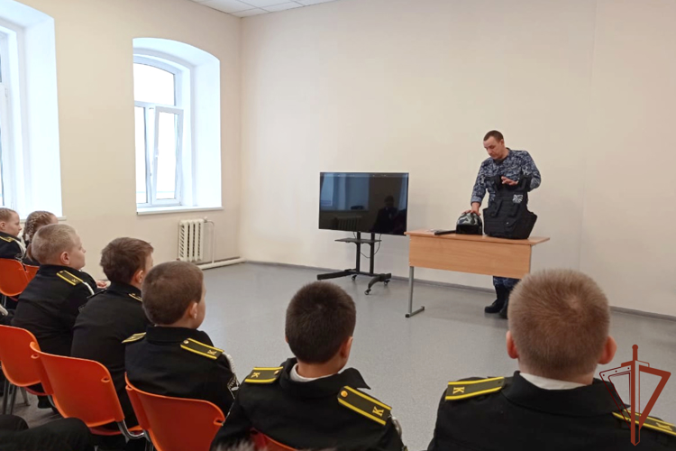 Росгвардейцы почтили память защитников и жителей блокадного Ленинграда на Урале