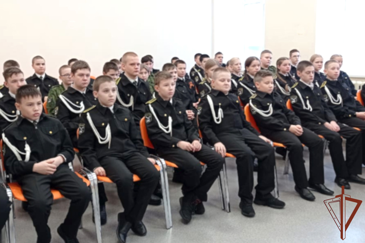 Росгвардейцы почтили память защитников и жителей блокадного Ленинграда на Урале