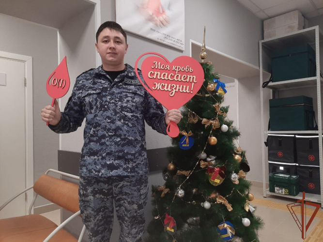 Росгвардия в рамках акции «С Новым годом, служба крови!» пополнила банк донорской крови медицинских учреждений на Урале