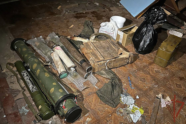 Росгвардия обнаружила тайник украинских вооруженных формирований в Запорожской области (ВИДЕО)