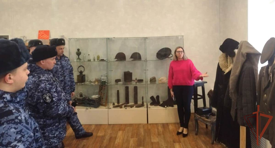 Росгвардейцы почтили память защитников и жителей блокадного Ленинграда на Урале