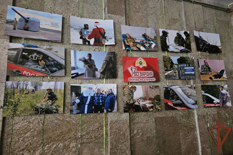 Росгвардия представила выставку фотографий «Росгвардия. На страже Херсонской области»