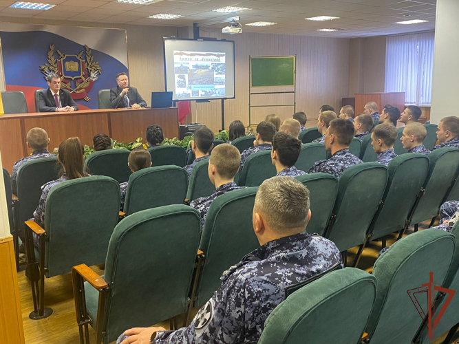 В годовщину снятия блокады Ленинграда росгвардейцы провели патриотические мероприятия в регионах Центральной России