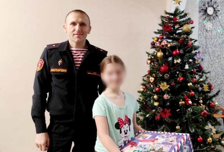 «Дед Мороз специального назначения» дарит праздничное настроение детям юга России 