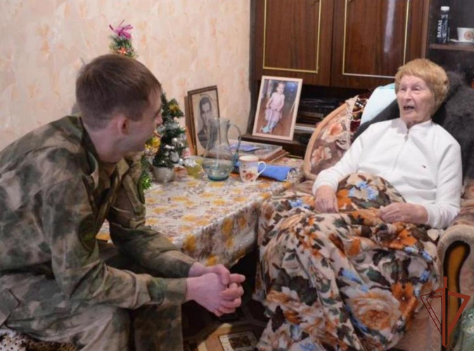 Ветерана Великой Отечественной войны росгвардейцы поздравили с 98-летием на Урале