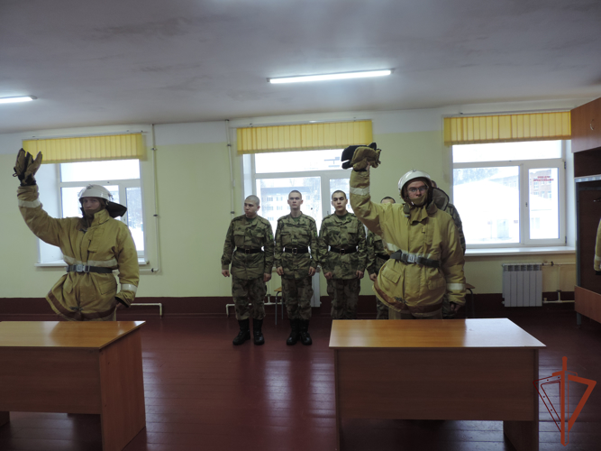 Завершился учебный сбор с подразделениями ведомственной пожарной охраны и нештатных пожарных команд Северо-Западного округа Росгвардии