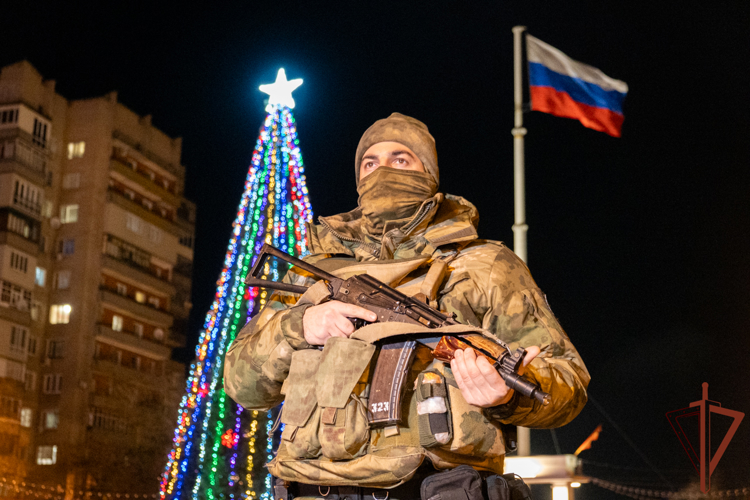 Росгвардия обеспечивает безопасность новогодних и рождественских праздников в Запорожской и Херсонской области