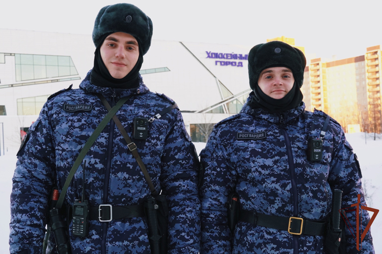 Петербургские росгвардейцы обеспечили безопасность матча КХЛ