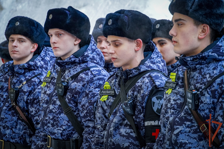 Ко Всероссийской акции «Ленточка Ленинградской Победы» присоединились росгвардейцы