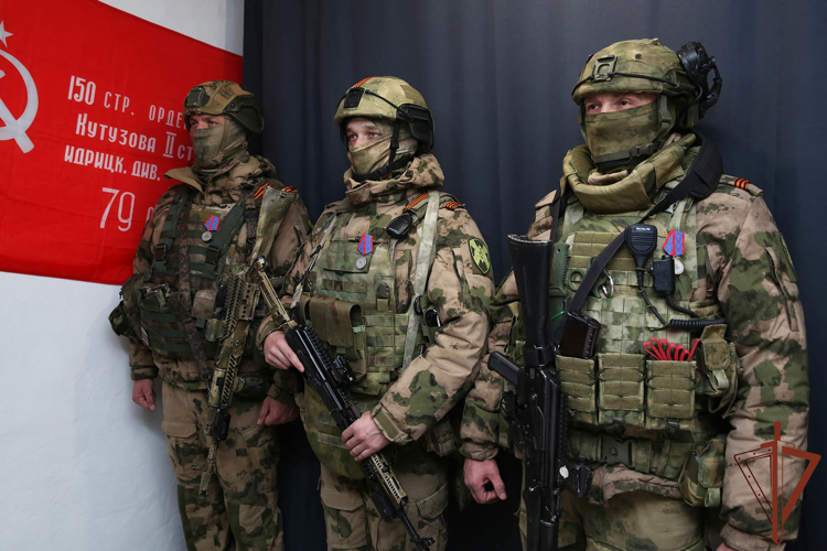Росгвардейцам вручили государственные и ведомственные награды в районе проведения СВО (видео)