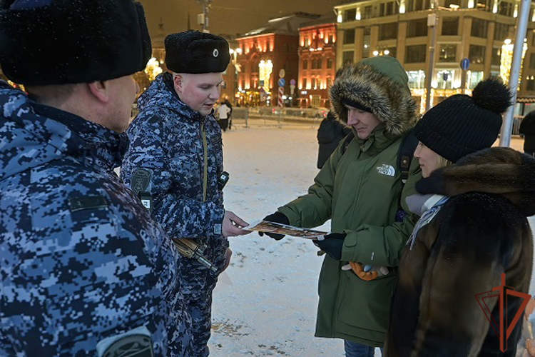Росгвардейцы в Москве проводят акцию «Безопасный Новый год» (Видео)