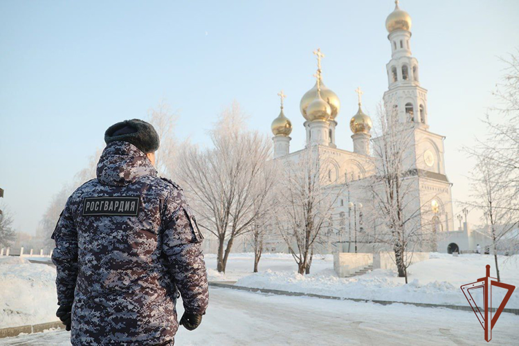 Росгвардия обеспечила правопорядок во время празднования Крещения Господня в Сибири