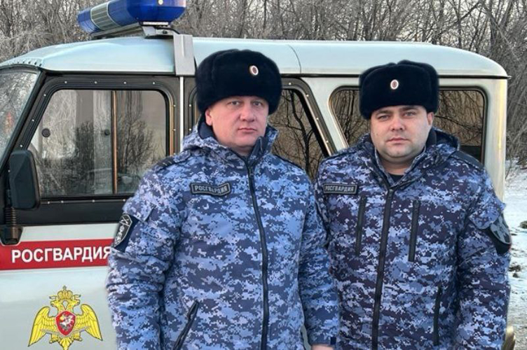 Сотрудники Росгвардии спасли подростка в селе Алтайского края