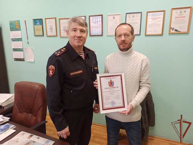Росгвардейцы поздравили журналистов с Днем российской печати  в регионах Центральной России 