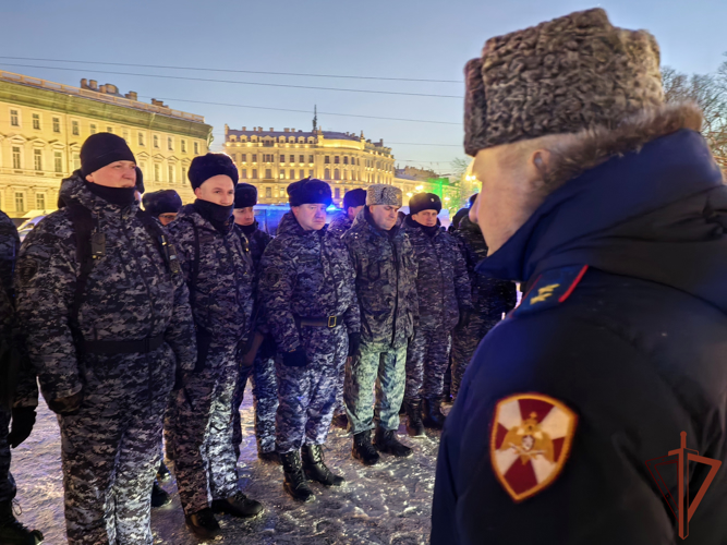 Росгвардия обеспечила безопасность в новогоднюю ночь в Санкт-Петербурге