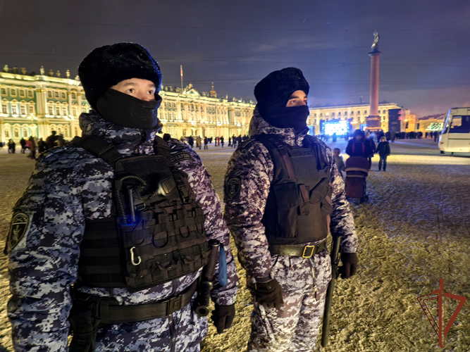 Росгвардия обеспечила безопасность в новогоднюю ночь в Санкт-Петербурге