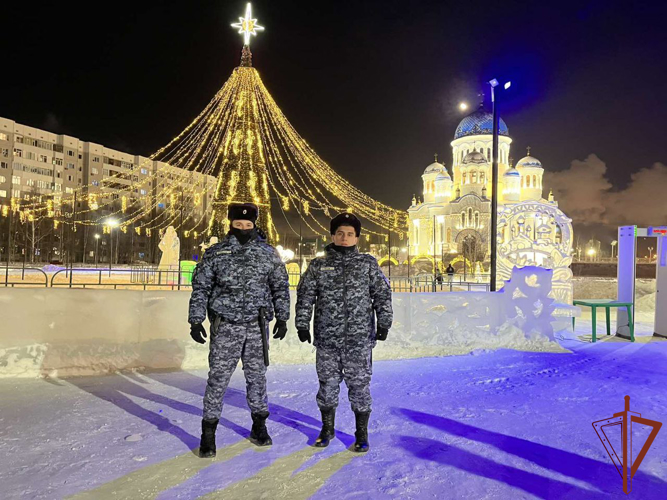 Росгвардия обеспечила безопасность в новогоднюю ночь на Урале (видео)