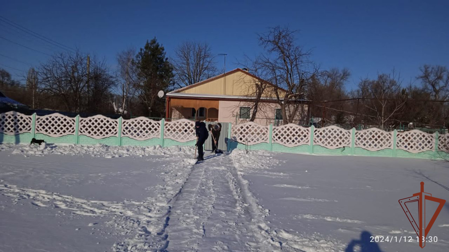 Воспитанники Гвардейской смены приняли участие в благотворительной акции по расчистке заснеженных территорий в Саратовской области