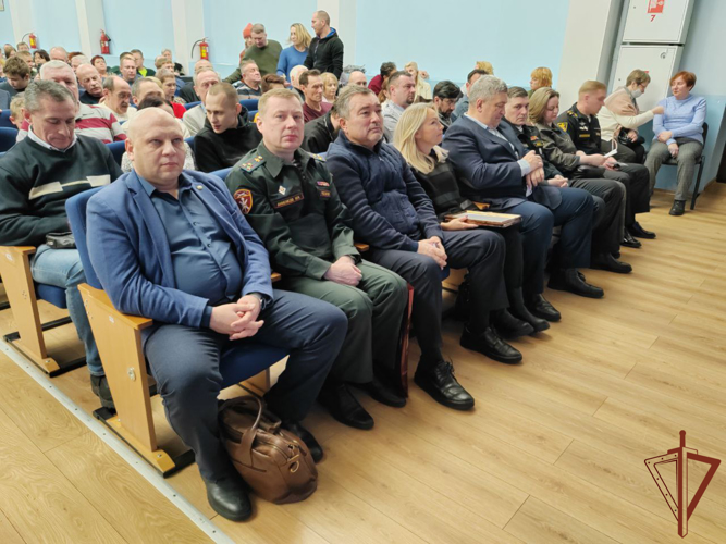 Росгвардейцы из Калиниграда приняли участие в творческом вечере «Разговор о самом важном с Игорем Прокопенко»