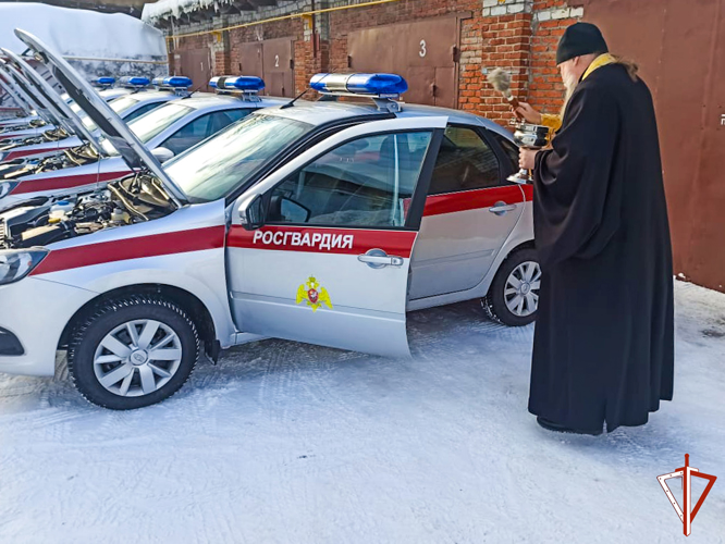 Росгвардейцам вручили ключи от новых служебных автомобилей в Марий Эл