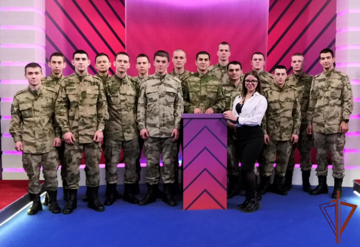Военнослужащие Росгвардии познакомились с работой регионального медиахолдинга в Тюмени