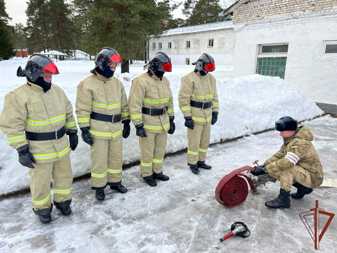 Завершился учебный сбор с подразделениями ведомственной пожарной охраны и нештатных пожарных команд Северо-Западного округа Росгвардии