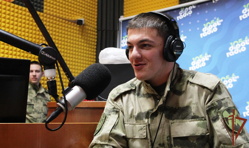 Военнослужащие Росгвардии познакомились с работой регионального медиахолдинга в Тюмени