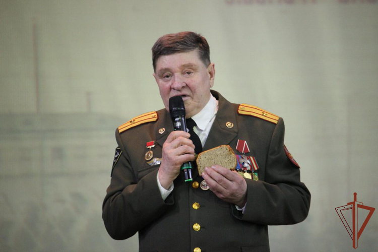 Росгвардия проводит на Урале патриотические мероприятия ко Дню полного снятия блокады Ленинграда