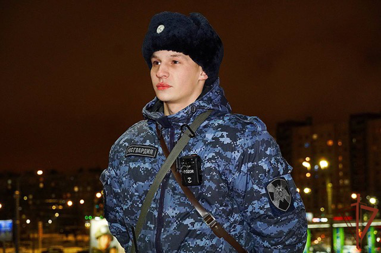 Петербургские росгвардейцы обеспечили безопасность матча Континентальной хоккейной лиги 