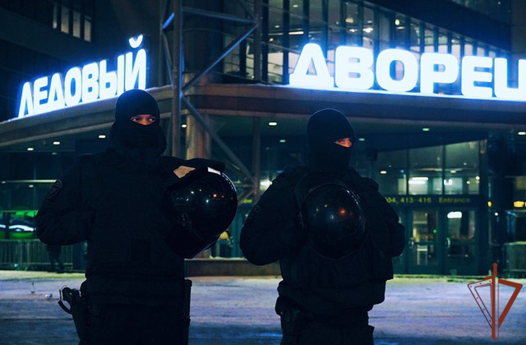 Петербургские росгвардейцы обеспечили безопасность матча Континентальной хоккейной лиги 