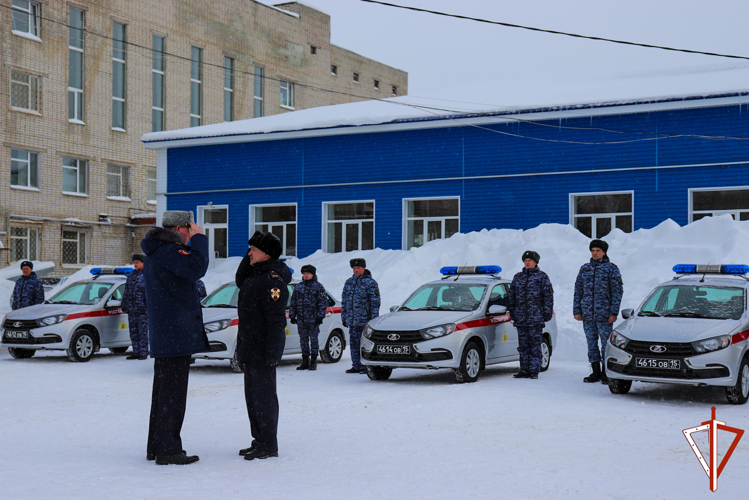 Росгвардейцам вручили ключи от новых служебных автомобилей в Марий Эл