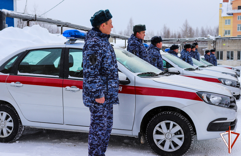 Росгвардейцам вручили ключи от новых служебных автомобилей в Марий Эл