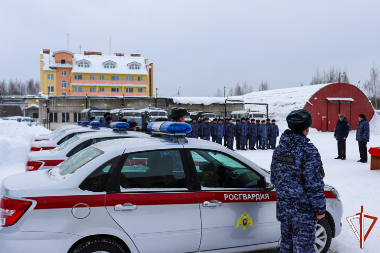 Росгвардейцам вручили ключи от новых служебных автомобилей в Марий Эл