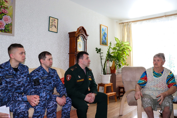 Росгвардейцы навестили жителей блокадного Ленинграда в Йошкар-Оле
