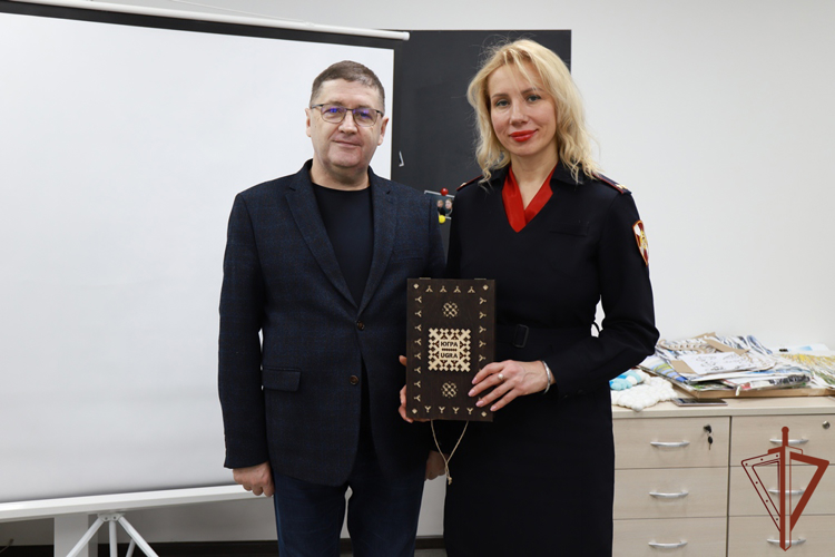 Состоялись посвященные Дню подразделений по взаимодействию со СМИ мероприятия Росгвардии на Урале (видео)