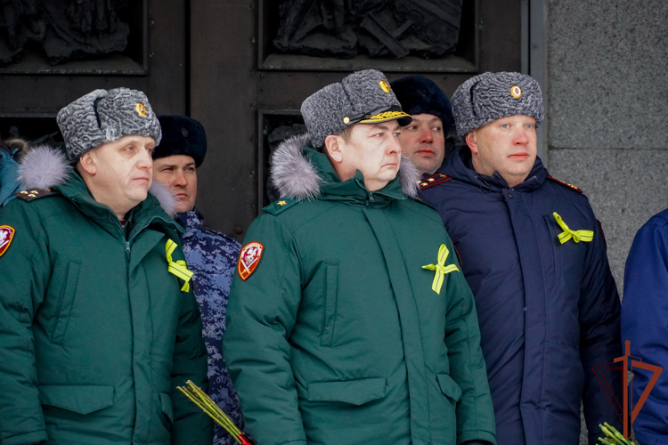 Росгвардейцы в Санкт-Петербурге почтили память погибших при прорыве блокады Ленинграда