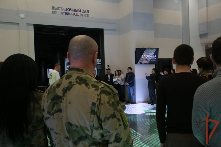 Росгвардейцы приняли участие в открытии мультимедийной выставки в Пятигорске